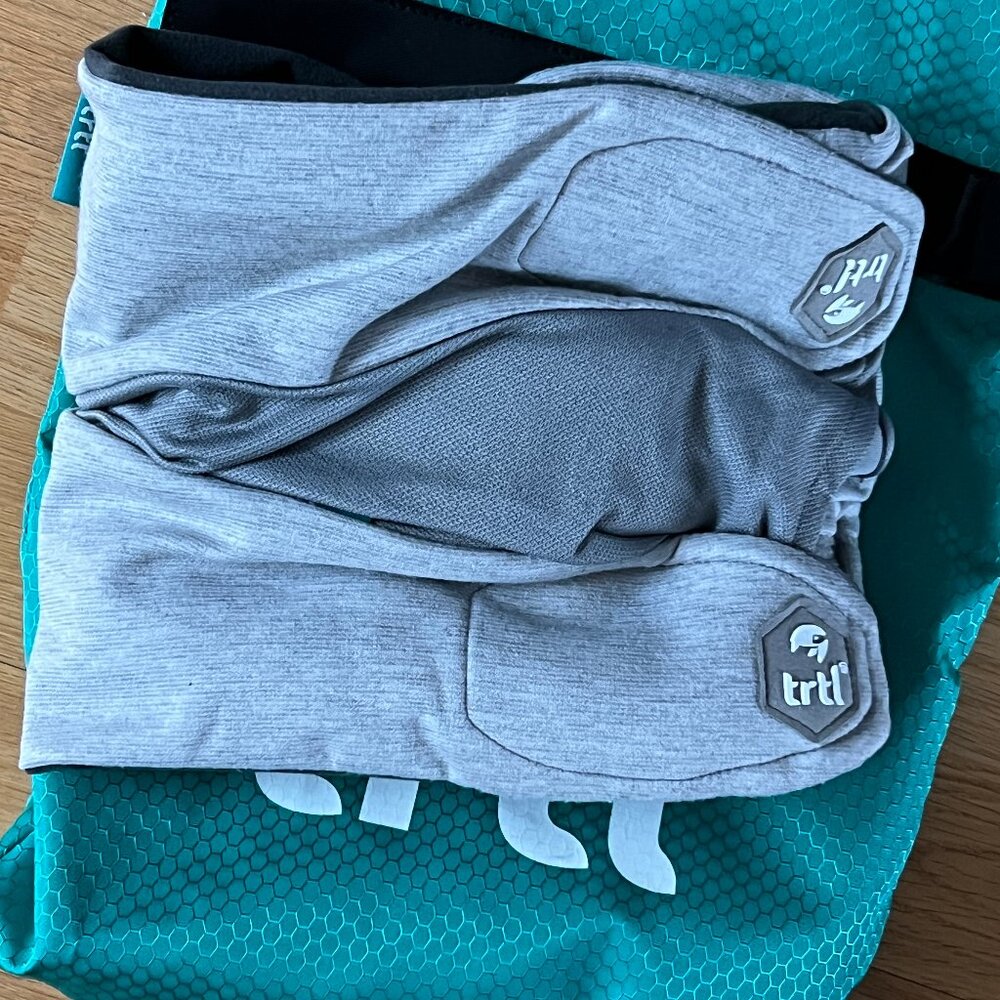 ✈️ Travel in comfort with the Trtl Travel Neck Pillow in Cool Comfort ✈️